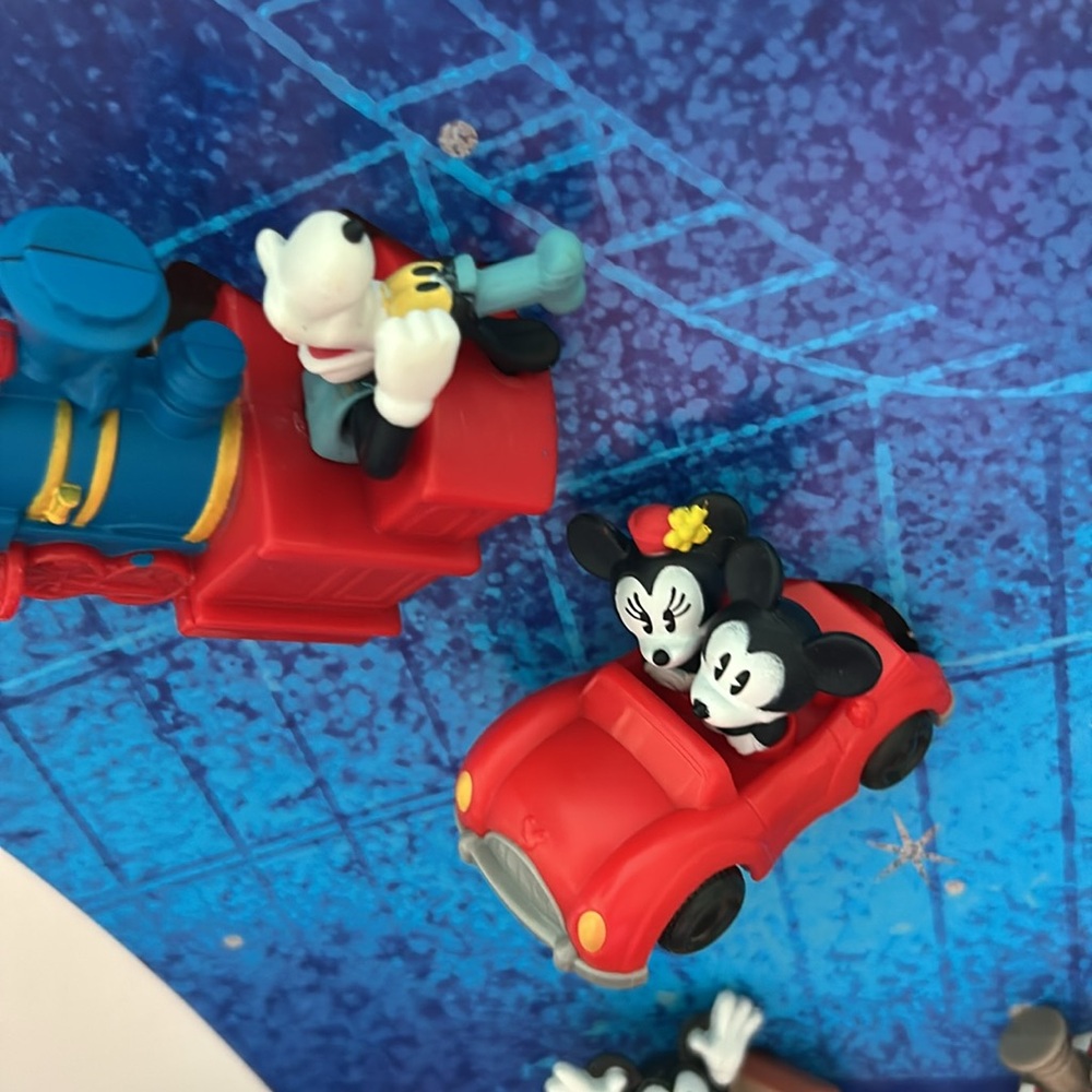 Disney McDonald Mickey and Minnie runaway railroad Walt Disney World toy set - Picture 7 of 13